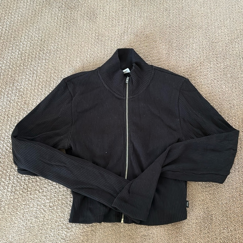 Aritzia cropped zipper shirt size large